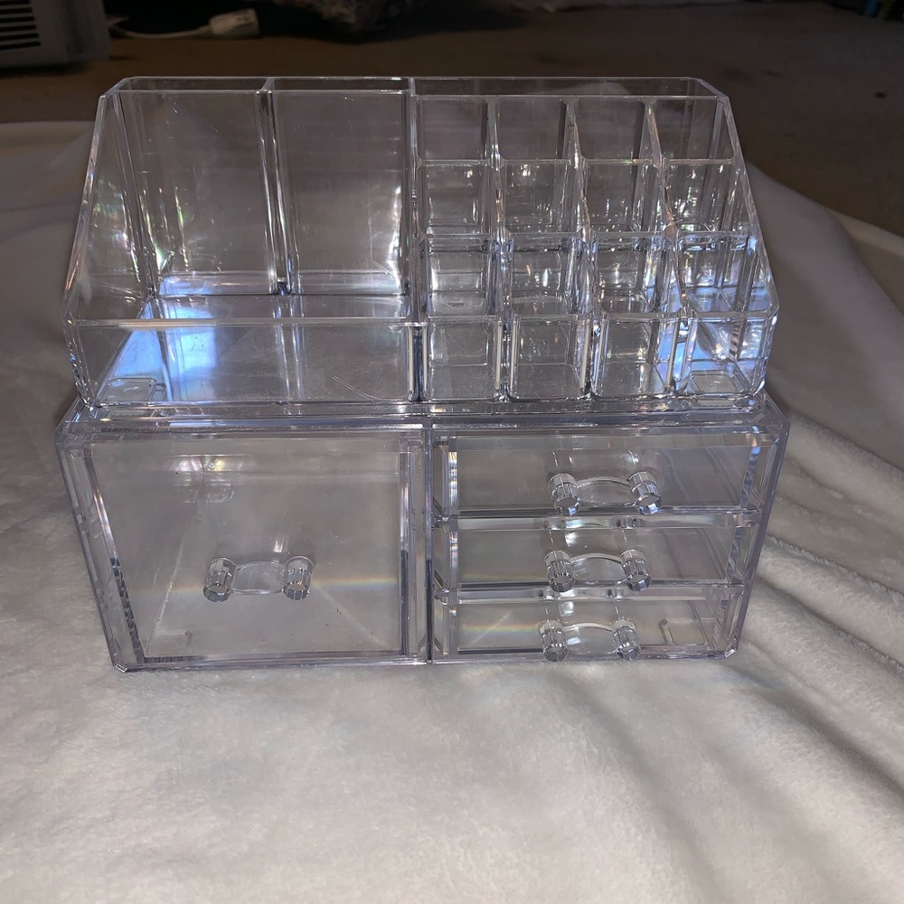 Acrylic makeup organizer